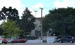 Símbolo da ex-capital do Território Federal do Iguaçu (TFI), o Palácio do Governo atualmente é Câmara Municipal de Laranjeiras do Sul.