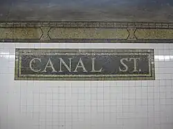 Visão interna de estação do metrô