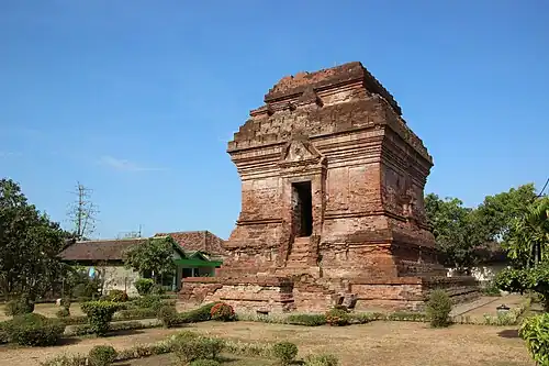 Candi Pari