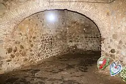 Interior da masmorra onde mulheres escravizadas ficavam presas