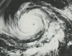 Foto do furacão Carlotta obtida pelo satélite SMS 2 em 5 de Julho de 1975 as 16:45 UTC.