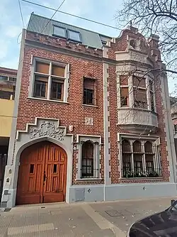 Casa Tudor San Nicolás 4135, Villa Devoto