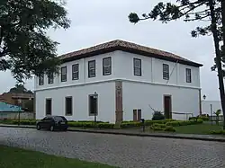 Câmara Municipal da Lapa, sede do poder legislativo do município.