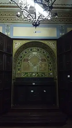 Pequena capela inspirada no Mosteiro dos Jerônimos, de Lisboa, em restauro no andar superior