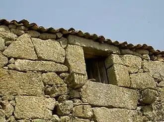 Casa antiga em Alfarela de Jales
