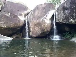 Cachoeira Bom Jardim no distrito de São Vicente