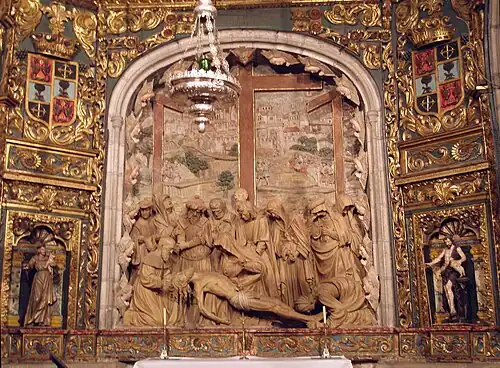 Lamentação sobre Cristo morto, um relevo em terracota na capela de Mondragón