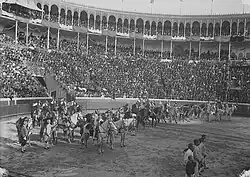 Cortesias[8] (1905-1915), fotografia de Charles Chusseau-Flaviens, George Eastman Museum, Rochester (Nova Iorque)