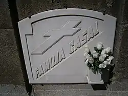 Tumba de Ánxel Casal no cemitério de Santo Amaro da Corunha.[6]