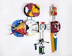 Chico Machado: deraierendelouer, pintura sobre suporte móvel, manipulável e sonoro, materiais diversos, 2007