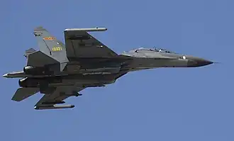 Um caça de combate Su-27 chinês.