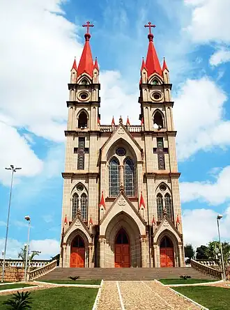 Igreja Matriz de Nossa Senhora Medianeira de Todas as Graças em Itaguaçu