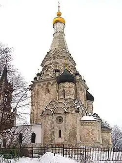 Igreja de Ostrov - Estilo da Muscóvia.