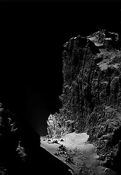 Imagem mostrando penhascos irregulares, 10 de dezembro de 2014