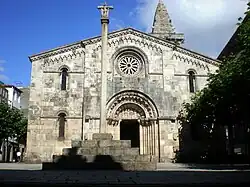 A Colegiada de Santa Maria do Campo.