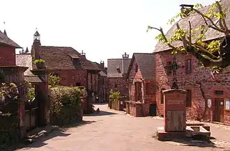 Povoação de Collonges-la-Rouge