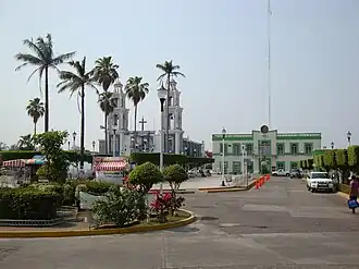 Praça principal da cidade de Comalcalco