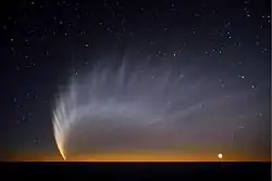Imagem do Cometa McNaught sobre o Oceano Pacífico, vista do Observatório do Paranal do ESO.