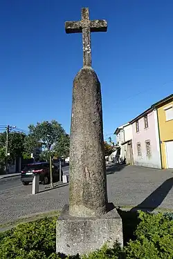 Miliário convertido em cruzeiro em Panoias, Braga