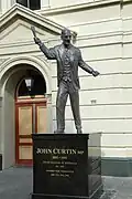 Estátua de John Curtin