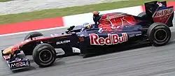 Daniel Ricciardo pilotando a STR6 no Grande Prêmio da Malásia de 2011.