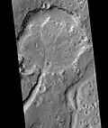 Desembocadura de um delta numa cratera, visto pela HiRISE.