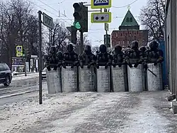A Unidade Móvel de Propósitos Especiais (OMON) durante protesto em 31 de janeiro na cidade de Nijni Novgorod.