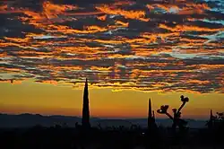 Alvorada de final de verão sobre o Deserto de Mojave, Califórnia