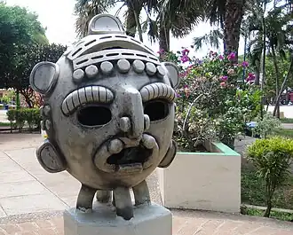 Estátua do Parque Central de Diriá.