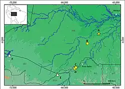 O triângulo amarelo corresponde ao local onde foi encontrado o holótipo e os círculos os parátipos.
