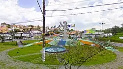 Trevo da entrada do Jardim Santa Luzia, em Ribeirão Pires (SP)