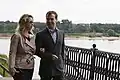 O casal presidencial caminha nas margens do rio Volga, 2008.