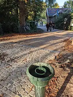 Bebedouro na entrada oeste do Sarphatipark, Amsterdã