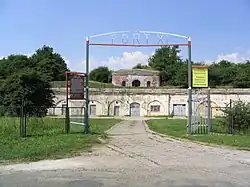 A entrada de uma das fortificações