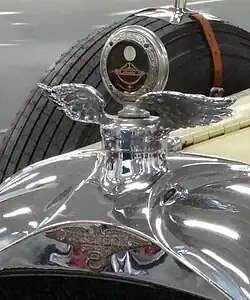 Logo e mascote do Duesenberg Model A