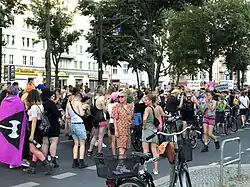 Bandeira de lábris na Dyke March&nbsp;[en], Alemanha, 2019