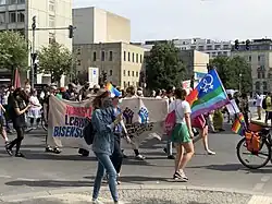 Bandeira arco-íris de duplo-Vênus na marcha sapatão de Berlim, Alemanha, 2020