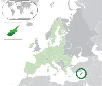 Localização de Chipre (em verde) Na União Europeia (em verde claro) No Continente europeu (em cinza)
