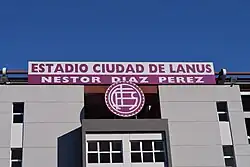 Letreiro da fachada.