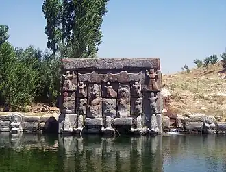 Ruínas hititas de Eflatunpınar