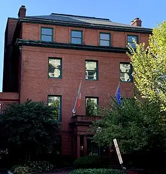 Fachada da Embaixada de Portugal em Washington, D.C.