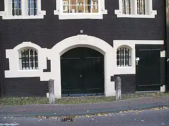 Playful entrance Bank van Lening (1616)