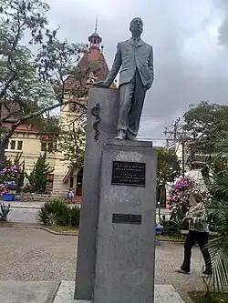 Estátua Dr. Galdino do Valle Filho