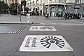 Indicação no solo do início da Zona de Baixas Emissões (ZBE) de Madrid Central.