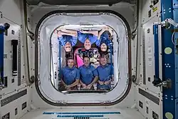 A tripulação faz um autoretrato dentro do módulo Harmony .