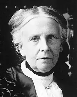 Olympia Brown, primeira mulher ordenada como clériga com o consentimento de sua denominação.