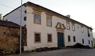 Fachada do Paço de Molelos
