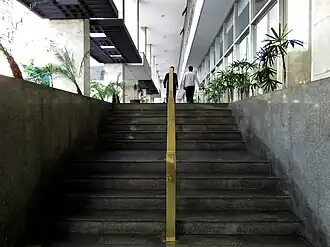 Fachada lateral do edifício.