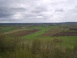 A região de Falbygden, vista da montanha de Ålleberg