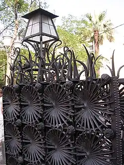 Pormenor do portão da entrada principal